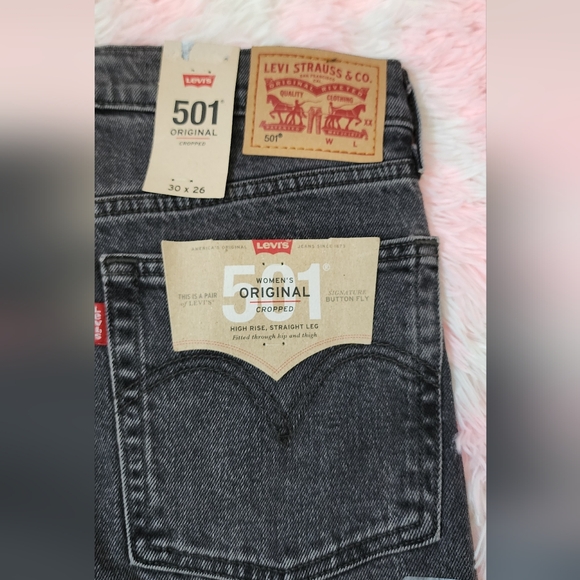 Levis 501 Original Cropped High Rise Jeans - Women's 30x26 - Black Washed - NEW - Picture 2 of 12